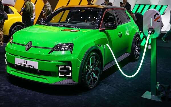 Renault successful €850 million inaugural green bond